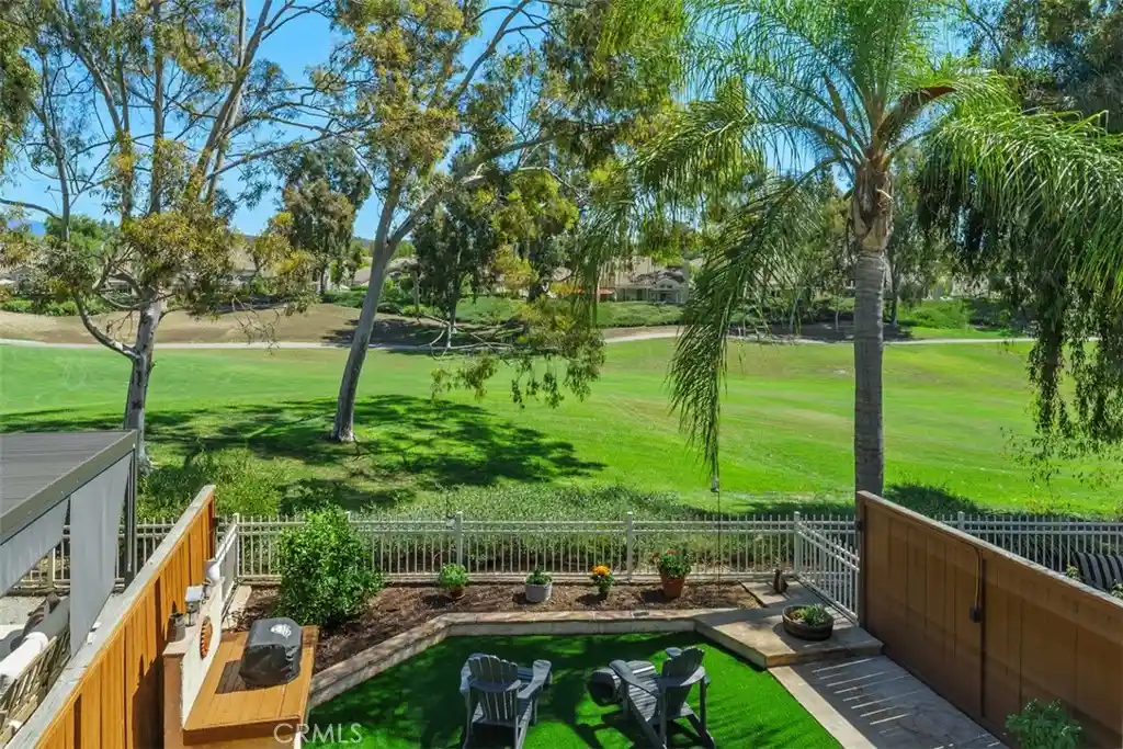 Townhouse for sale at 44 Pinzon, Rancho Santa Margarita, CA 92688 | MLS# OC26207074