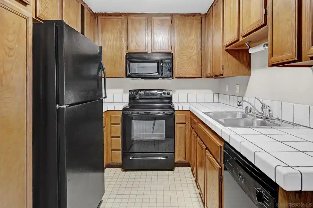 Listing Photo 1 - Condo for sale in 4262 Parks Ave located at 4262 Parks Ave, La Mesa, CA 91941 - Unit #205