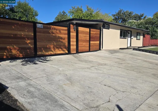Photo 3 of Single family home for sale at 3121 Cowell Rd, Concord, CA 94518 | MLS# 41149538 | Listing updated on 2026-10-02