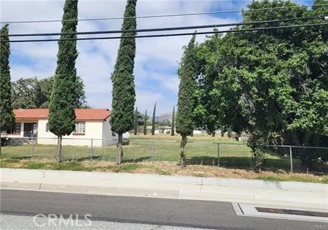 Photo 3 of Single family home for sale at 725 E Williams, Banning, CA 92220 | MLS# CV26205760 | Listing updated on 2026-10-02