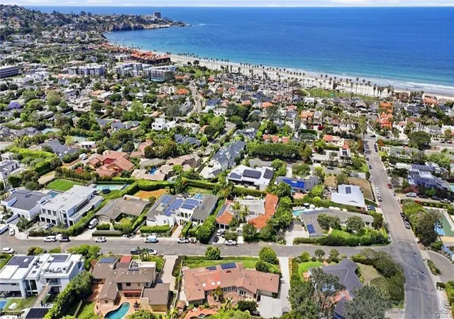 Photo 2 of Single family home for sale at 8361 Calle Del Cielo, La Jolla, CA 92037 | MLS# 260023536SD | Listing updated on 2026-10-02