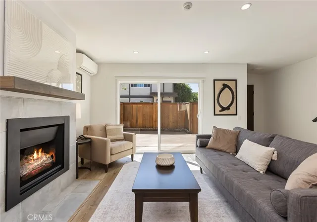 Photo 2 of Townhouse for sale at 2120 Dufour #6, Redondo Beach, CA 90278 | MLS# SR26210383 | Listing updated on 2026-10-03