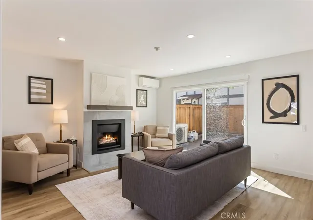 Photo 3 of Townhouse for sale at 2120 Dufour #6, Redondo Beach, CA 90278 | MLS# SR26210383 | Listing updated on 2026-10-03