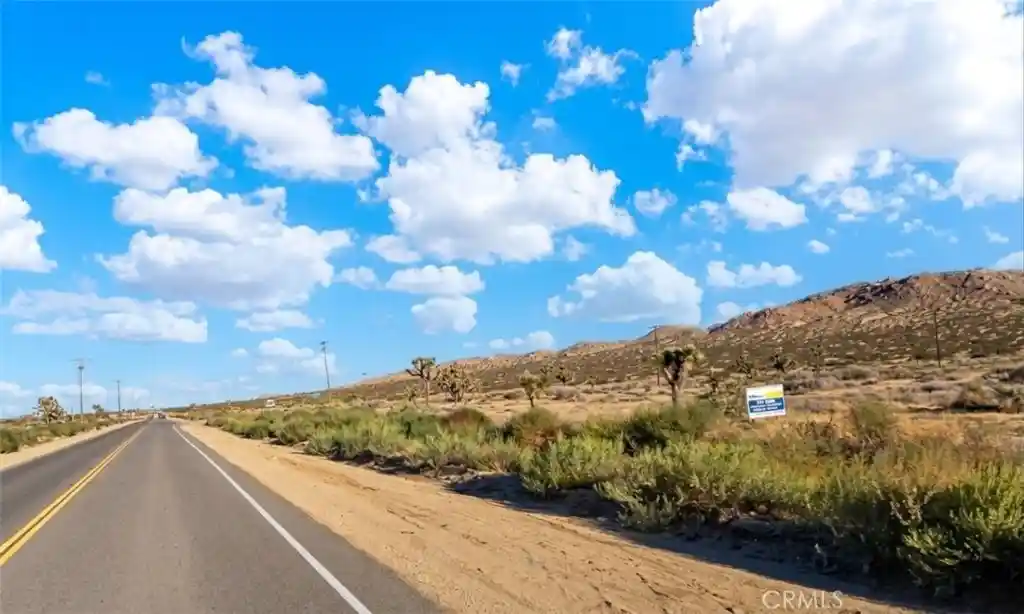 Land for sale at 14300 Avenue O, Palmdale, CA 93591 | MLS# DW26210387