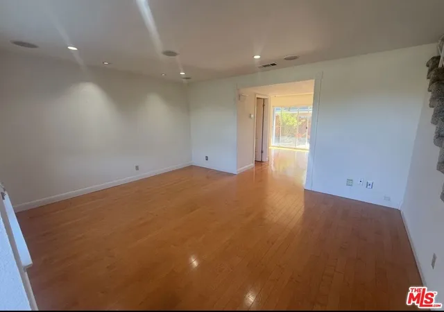 Listing Photo 2 - Condo for sale in building located at 1391 Spring Vly, Livermore, CA 94551