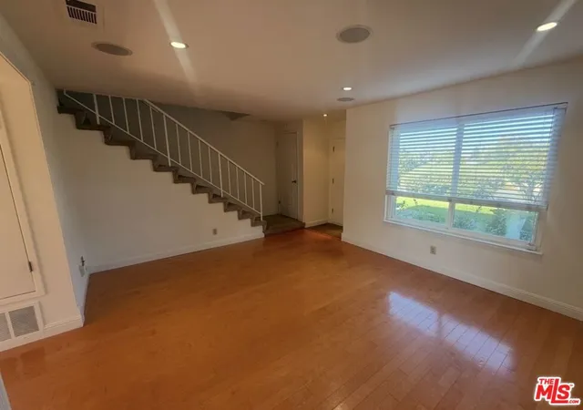 Listing Photo 3 - Condo for sale in building located at 1391 Spring Vly, Livermore, CA 94551
