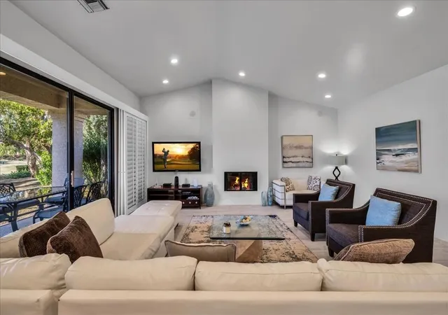 Listing Photo 4 - Condo for sale in building located at 78126 Calle Norte, La Quinta, CA 92253