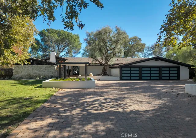 Photo 1 of Single family home for sale at 5558 Bill Cody, Hidden Hills, CA 91302 | MLS# SR26210430 | Listing updated on 2026-10-09
