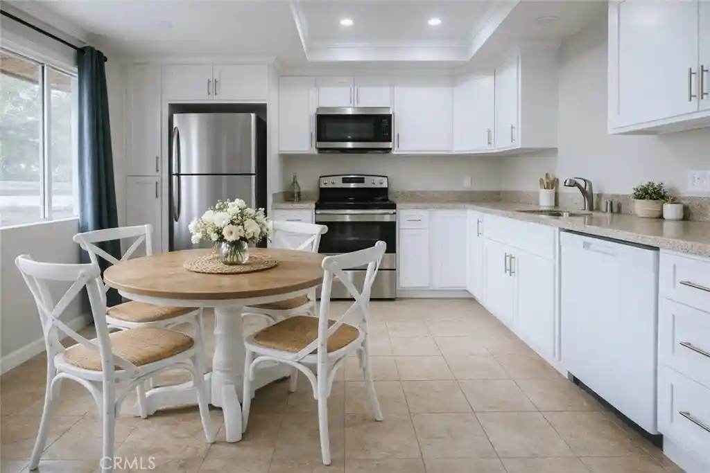 Condo for sale at 1554 Border #G, Corona, CA 92882 | MLS# IG26210475