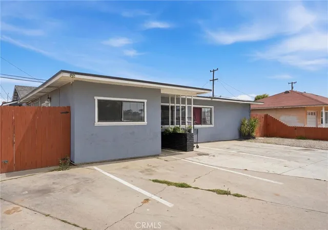 Photo 3 of Single family home for sale at 509 W Bunny #4, Santa Maria, CA 93458 | MLS# DW26210488 | Listing updated on 2026-09-27