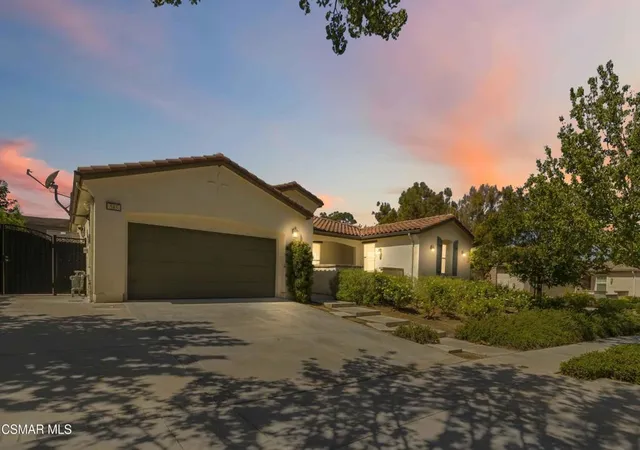 Photo 3 of Single family home for sale at 585 Comet Ave, Simi Valley, CA 93065 | MLS# 226004606 | Listing updated on 2026-10-07