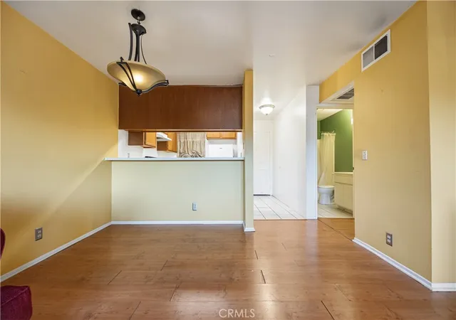 Listing Photo 5 - Condo for sale in building located at 2507 E 15Th St, Long Beach, CA 90804 - Unit #109