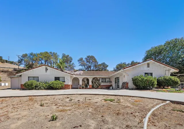 Photo 1 of Single family home for sale at 3950 Hellers Bnd, Fallbrook, CA 92028 | MLS# 260023558SD | Listing updated on 2026-10-04
