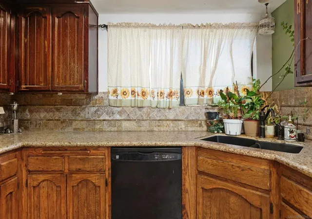 Photo 3 of Single family home for sale at 3950 Hellers Bnd, Fallbrook, CA 92028 | MLS# 260023558SD | Listing updated on 2026-10-04