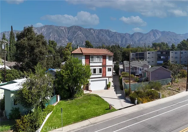 Photo 1 of Townhouse for sale at 3206 Montrose Ave #4, La Crescenta, CA 91214 | MLS# GD26208491 | Listing updated on 2026-10-12