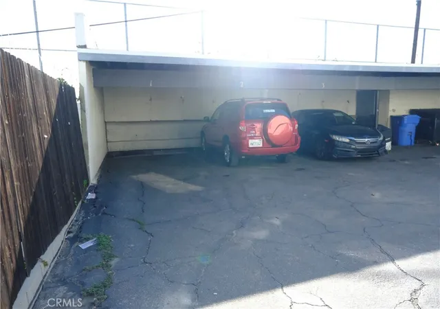 Listing Photo 4 - Condo for sale in building located at 1110 S Kenmore, Los Angeles, CA 90006