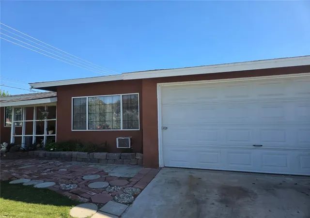 Photo 2 of Single family home for sale at 444 E Ave R9, Palmdale, CA 93550 | MLS# DW26210605 | Listing updated on 2026-10-12