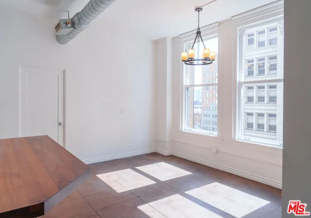 Listing Photo 1 - Condo for sale in building located at 215 W 7th St, Los Angeles, CA 90014 - Unit #707