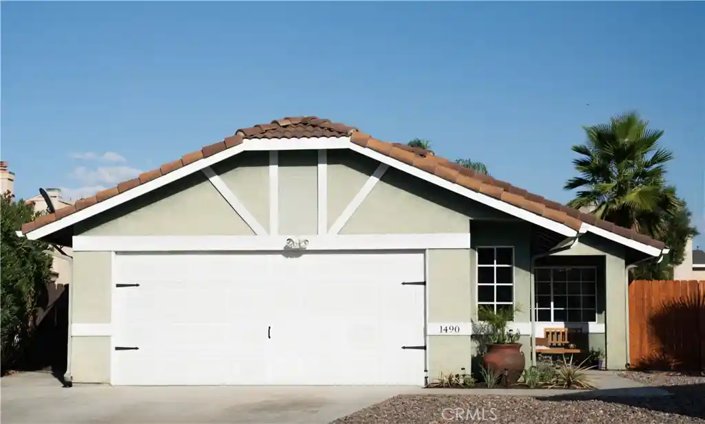 Photo 1 of Single family home for sale at 1490 Fallbrook Ave, Hemet, CA 92545 | MLS# IG26207535 | Listing updated on 2026-10-29