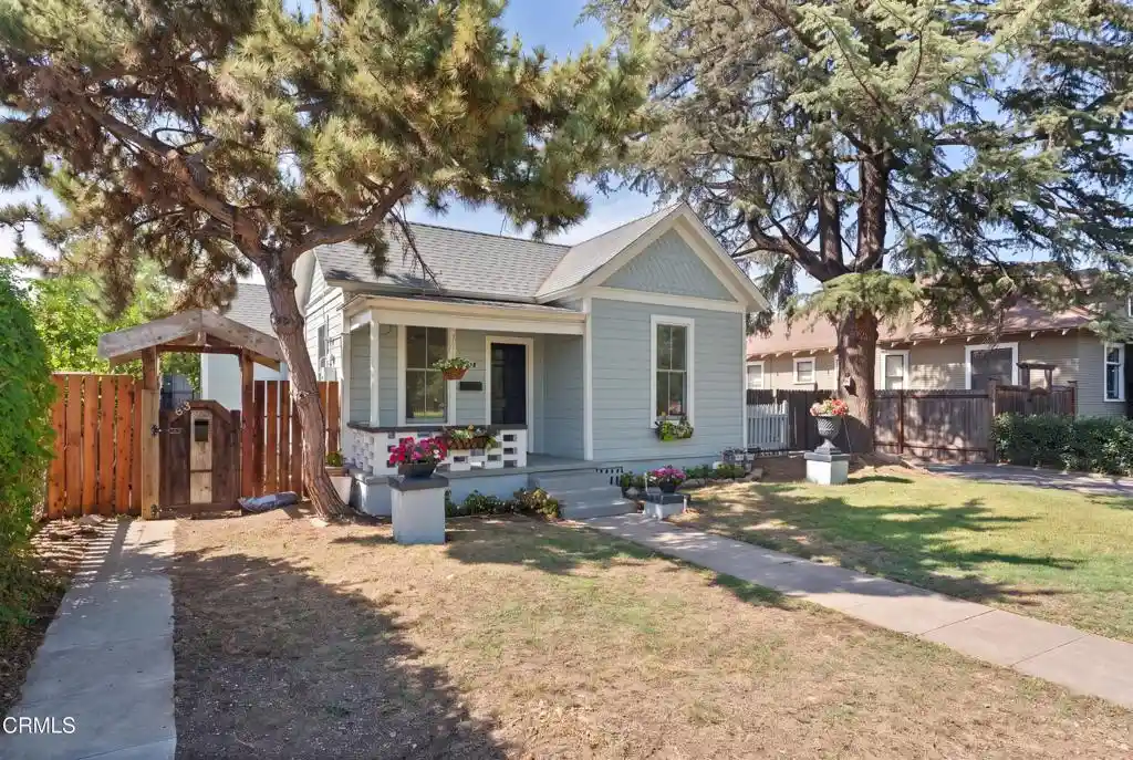 Listing Photo 1 - Condo for sale in 79 W Villa St located at 79 W Villa St, Pasadena, CA 91103 - Unit 79 W Villa St