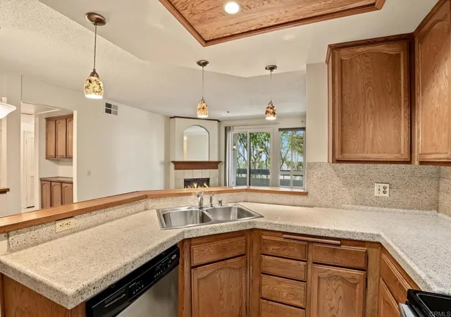 Listing Photo 5 - Condo for sale in building located at 5805 Friars Rd, San Diego, CA 92110 - Unit #2313