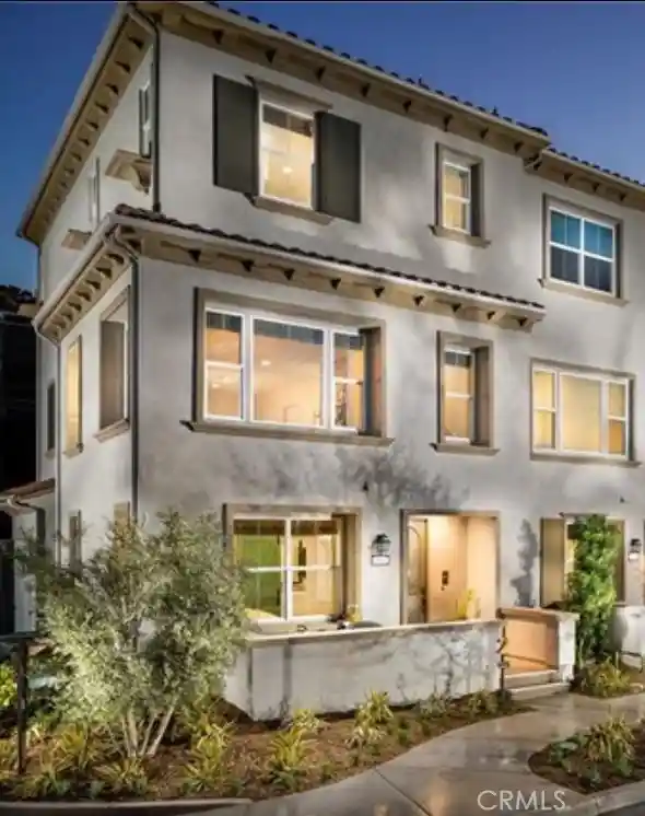 Listing Photo 2 - Condo for sale in 15862 Ellington Wy located at 15862 Ellington Wy, Chino Hills, CA 91709 - Unit 15862 Ellington Way