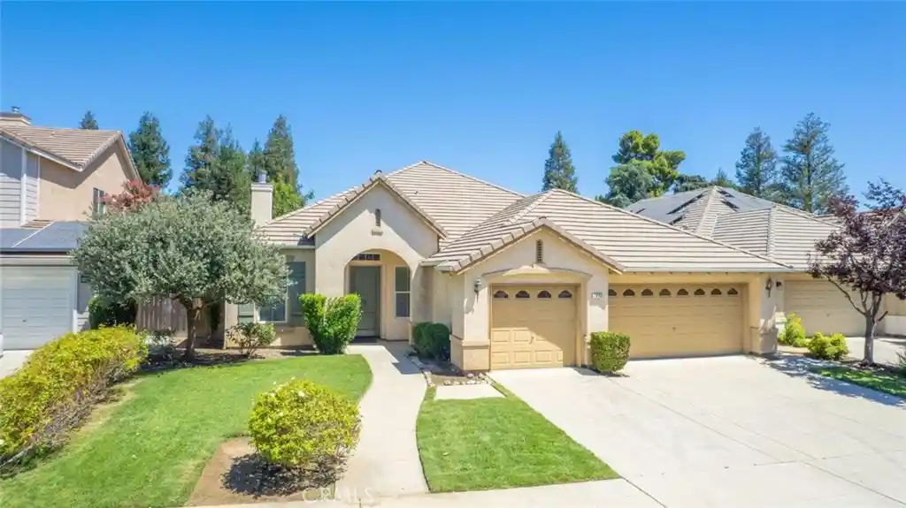 Photo 1 of Single family home for sale at 1975 Lester, Clovis, CA 93619 | MLS# SC26210712 | Listing updated on 2026-10-14