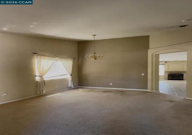 Photo 3 of Single family home for sale at 526 Woodcrest Dr, Vacaville, CA 95688 | MLS# 41149592 | Listing updated on 2026-10-10