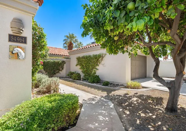Listing Photo 4 - Condo for sale in building located at 54964 Riviera, La Quinta, CA 92253
