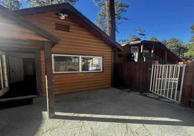 Photo 2 of Sale Pending at 25055 Marion Ridge Dr, Idyllwild, CA 92549 | MLS# 219153326DA | Listing updated on 2026-09-28