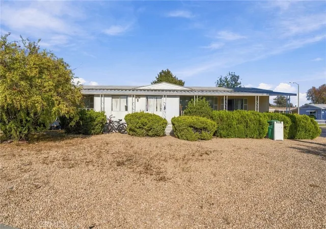 Photo 3 of Manufactured home for sale at 28988 Via La Rueda, Murrieta, CA 92563 | MLS# CV26210447 | Listing updated on 2026-10-06