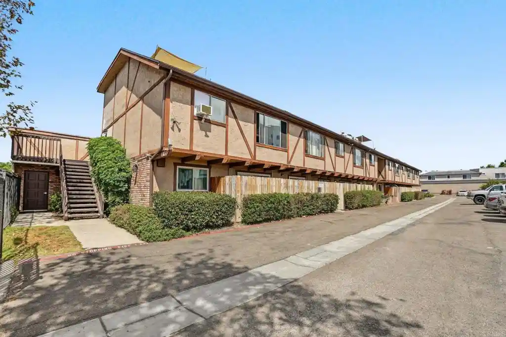 Condo for sale at 465 4th Avenue #10, Chula Vista, CA 91910 | MLS# PTP2607298
