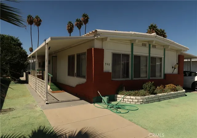 Photo 2 of Manufactured home for sale at 765 S Lyon, Hemet, CA 92543 | MLS# CV26210818 | Listing updated on 2026-10-02