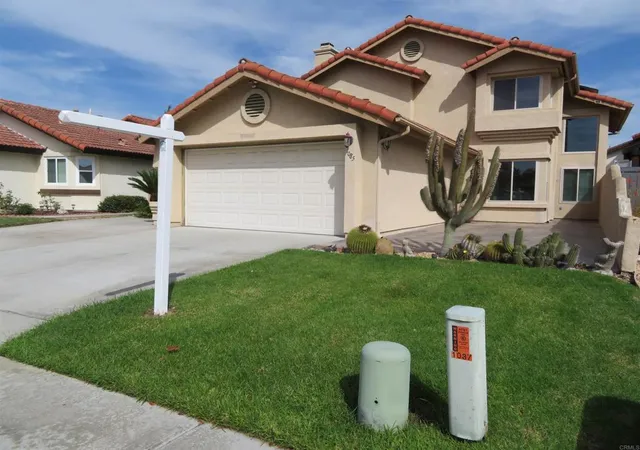 Single family home for sale at 1085 Winding Oak Dr, Chula Vista, CA 91910 | MLS# PTP2607299