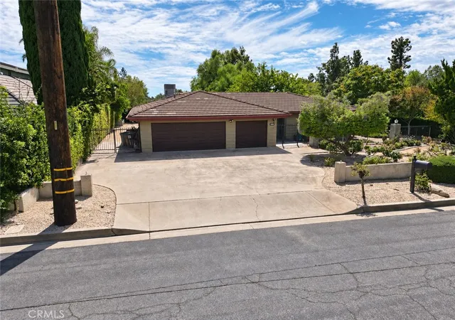 Photo 1 of Single family home for sale at 1002 Pomello, Claremont, CA 91711 | MLS# GD26210687 | Listing updated on 2026-10-11