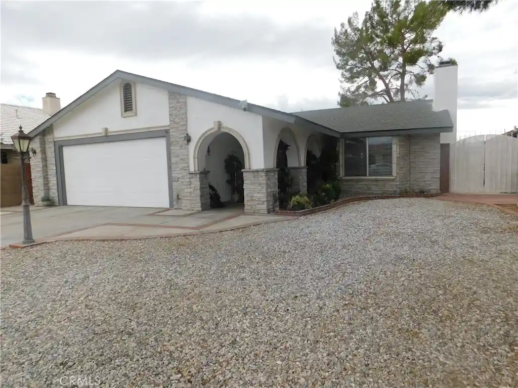 Single family home for sale at 13910 Drifftwood Dr, Victorville, CA 92395 | MLS# HD26210693