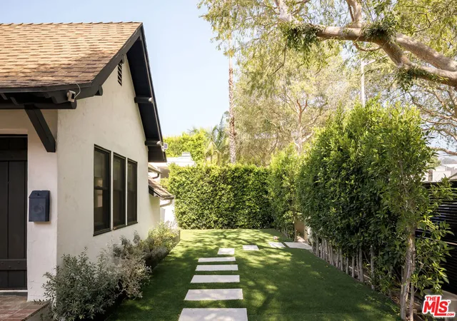Photo 3 of Single family home for sale at 543 Westmount Dr, West Hollywood, CA 90048 | MLS# 26990773 | Listing updated on 2026-10-07