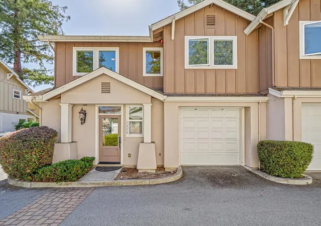 Photo 1 of Townhouse for sale at 133 Kennan St #A, Santa Cruz, CA 95060 | MLS# ML82062230 | Listing updated on 2026-10-12