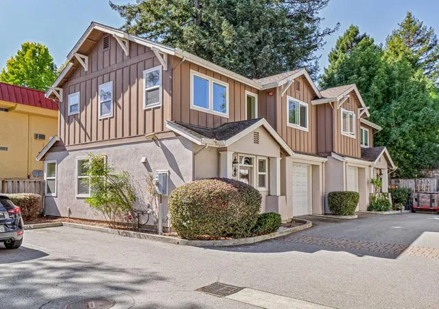 Photo 2 of Townhouse for sale at 133 Kennan St #A, Santa Cruz, CA 95060 | MLS# ML82062230 | Listing updated on 2026-10-12