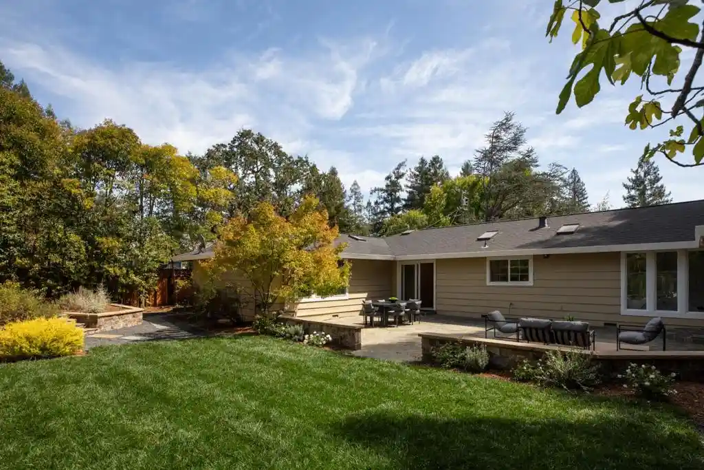 Single family home for sale at 25 Corto Ln, Woodside, CA 94062 | MLS# ML82062831