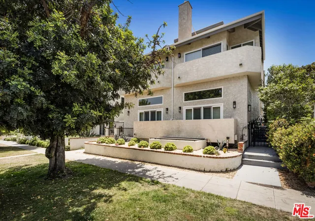 Photo 1 of Condo for sale at 1012 10th Street #3, Santa Monica, CA 90403 | MLS# 26992623 | Listing updated on 2026-10-10