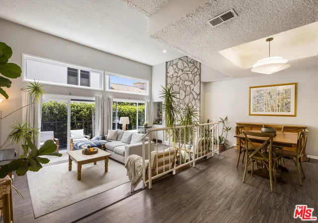 Photo 4 of Condo for sale at 1012 10th Street #3, Santa Monica, CA 90403 | MLS# 26992623 | Listing updated on 2026-10-10