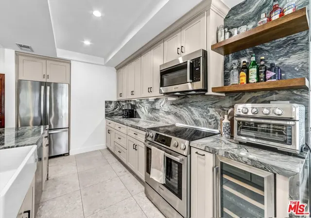 Photo 3 of Condo for sale at 1221 N Kings Rd #101, West Hollywood, CA 90069 | MLS# 26876887 | Listing updated on 2026-10-06