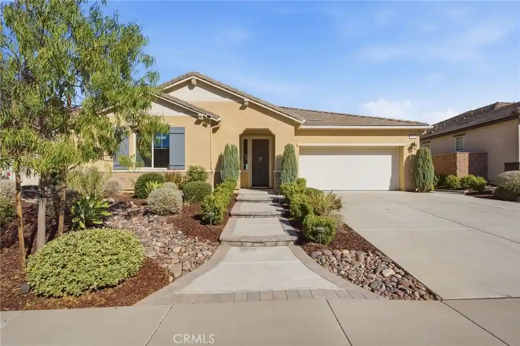 Photo 1 of Single family home for sale at 29152 Evans Way, Lake Elsinore, CA 92530 | MLS# SW26211046 | Listing updated on 2026-10-24