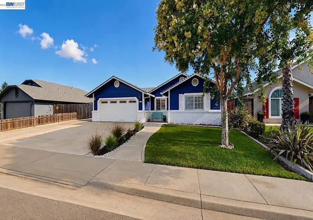 Photo 2 of Single family home for sale at 771 Twin Hills Dr, Galt, CA 95632 | MLS# 41149619 | Listing updated on 2026-10-07