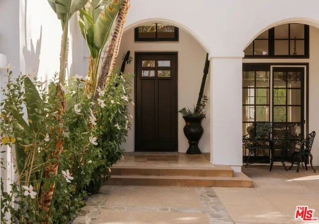 Photo 3 of Mansion for sale at 23338 Park Colombo, Calabasas, CA 91302 | MLS# 26985525 | Listing updated on 2026-10-06