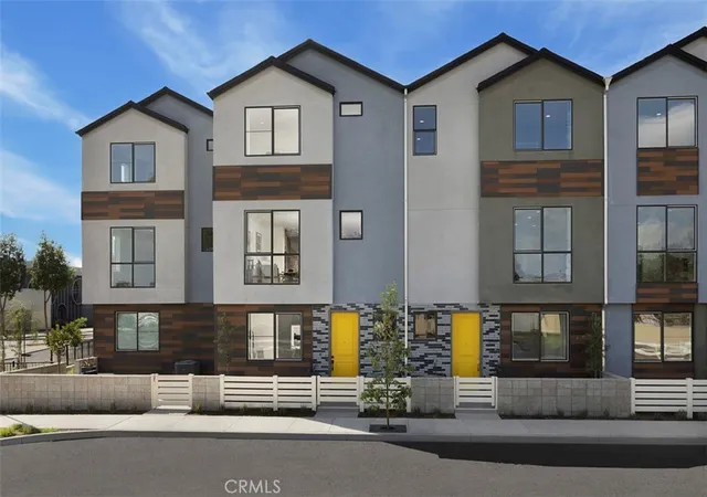 Condo for sale at 5804 Linden Ave #7, Long Beach, CA 90805 | MLS# OC26211133