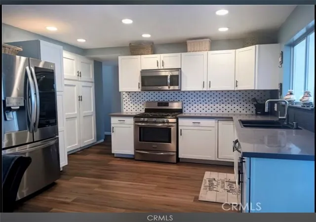 Photo 2 of Single family home for sale at 1621 W Montrose, Hemet, CA 92543 | MLS# SW26211139 | Listing updated on 2026-10-01