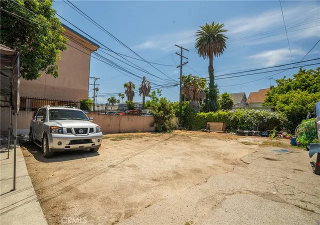 Photo 3 of House for sale at 1619 S St Andrews Pl, Los Angeles, CA 90019 | MLS# SB26211176 | Listing updated on 2026-10-07