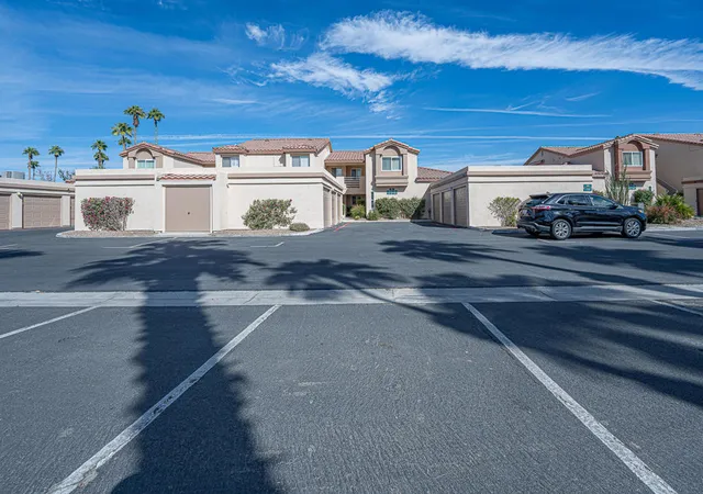 Listing Photo 3 - Condo for sale in building located at 78171 Crimson Ct, La Quinta, CA 92253